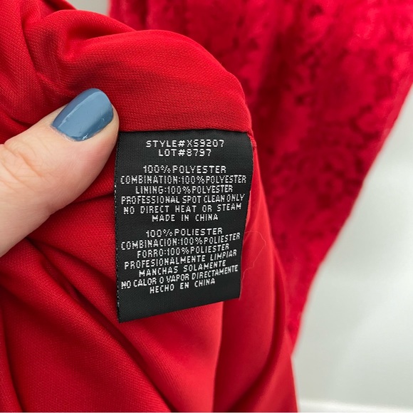 Xscape Full Lace Mermaid Gown Sleeveless V-Neck Formal Zip Closure In Red Size 6 - Picture 8 of 8